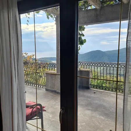 Deloik Ante's Hill House Budva