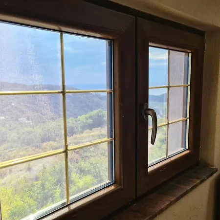 Deloik Ante's Hill House Budva