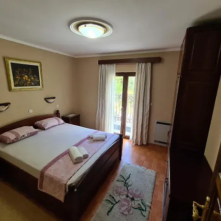 Deloik Ante's Hill House * Budva